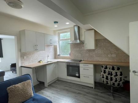 2 bedroom Flat to let in Melton Road, Leicester, LE4