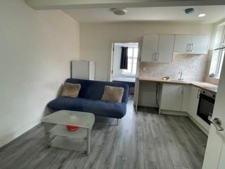 2 bedroom Flat to let in Melton Road, Leicester, LE4