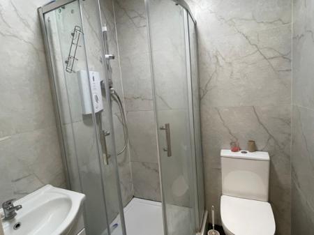2 bedroom Flat to let in Melton Road, Leicester, LE4