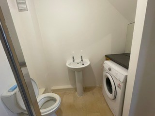 1 bedroom Flat to let in Padside close, Hamilton, Leicester, LE5
