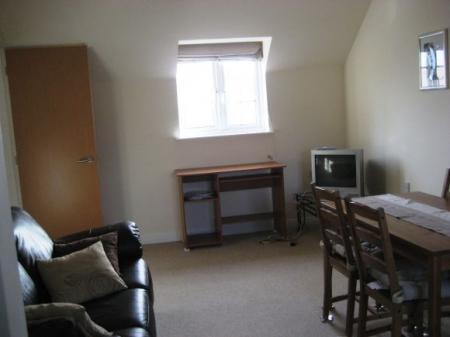 2 bedroom Flat to let in Halfpenny Close, Birstall, Leicester, LE4