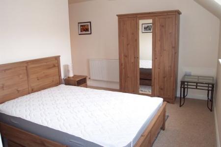 2 bedroom Flat to let in Halfpenny Close, Birstall, Leicester, LE4