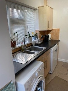 2 bedroom Bungalow to let in Lowcroft Drive, Oadby, Leicester, LE2