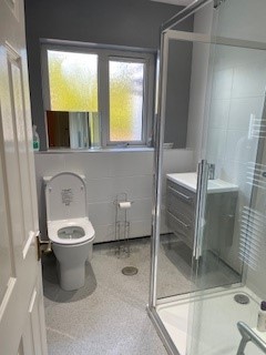 2 bedroom Bungalow to let in Lowcroft Drive, Oadby, Leicester, LE2