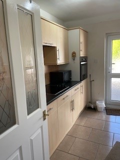 2 bedroom Bungalow to let in Lowcroft Drive, Oadby, Leicester, LE2