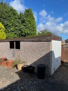2 bedroom Bungalow to let in Lowcroft Drive, Oadby, Leicester, LE2