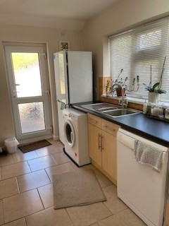 2 bedroom Bungalow to let in Lowcroft Drive, Oadby, Leicester, LE2