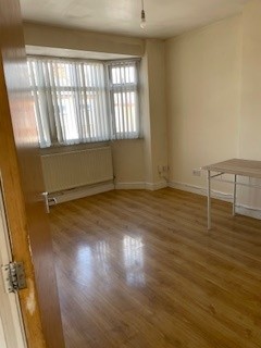 1 bedroom Flat to let in Checketts Road, Leicester, LE4