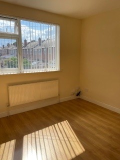 1 bedroom Flat to let in Checketts Road, Leicester, LE4