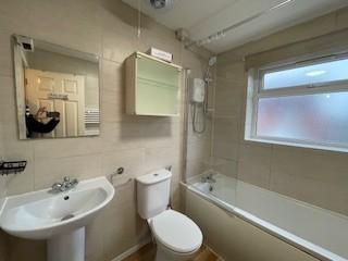 3 bedroom Semi-detached house to let in Meadowsweet Road, Hamilton, Leicester, LE5