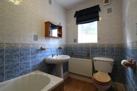 1 bedroom Flat to let in Battenhall Road, Worcester, WR5