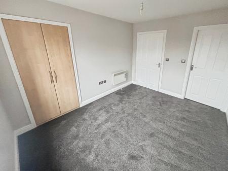 2 bedroom Flat to let in Olsen Rise, Bunkers Hill, Lincoln, LN2