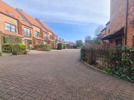 2 bedroom Maisonette to let in Wainwell Mews, Lincoln, LN2