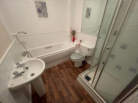 4 bedroom Terraced House to let in Bridge Walk, Burton Waters, Lincoln, LN1