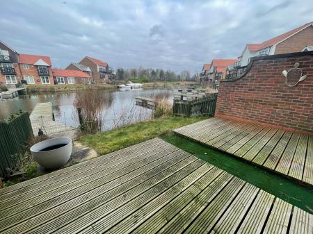 4 bedroom Terraced House to let in Bridge Walk, Burton Waters, Lincoln, LN1