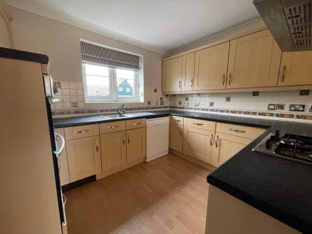 4 bedroom Terraced House to let in Bridge Walk, Burton Waters, Lincoln, LN1
