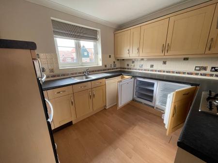 4 bedroom Terraced House to let in Bridge Walk, Burton Waters, Lincoln, LN1