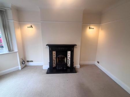 4 bedroom Semi-detached house to let in Burton Road, Lincoln, LN1