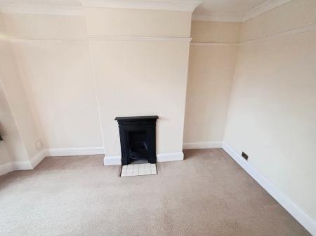 4 bedroom Semi-detached house to let in Burton Road, Lincoln, LN1