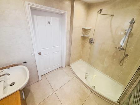 4 bedroom Semi-detached house to let in Burton Road, Lincoln, LN1