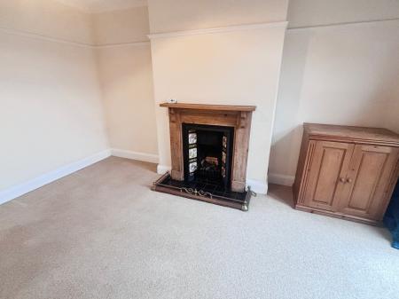 4 bedroom Semi-detached house to let in Burton Road, Lincoln, LN1