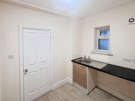 4 bedroom Semi-detached house to let in Burton Road, Lincoln, LN1