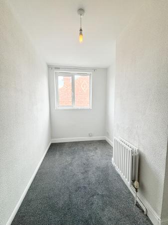 3 bedroom End of terrace house to let in Boultham Avenue, Lincoln, LN5