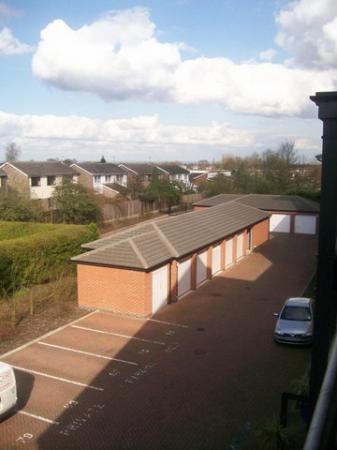 2 bedroom Flat to let in Manton Road, Lincoln, LN2