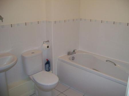 2 bedroom Flat to let in Manton Road, Lincoln, LN2