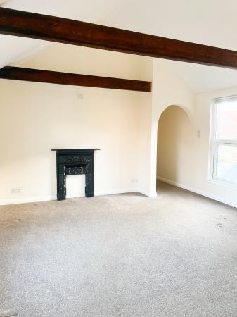 2 bedroom Flat to let in High Street, Saxilby, LN1