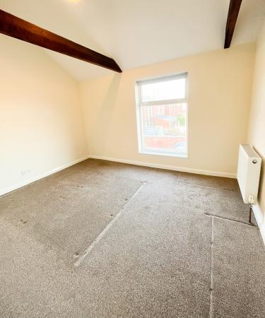 2 bedroom Flat to let in High Street, Saxilby, LN1