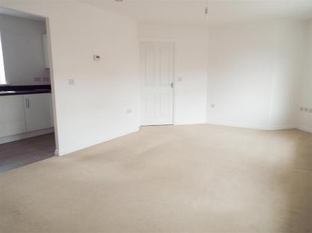 2 bedroom Flat to let in Buttercup Way, Roman Fields, Witham St Hughs, LN6