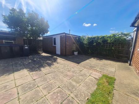 2 bedroom Bungalow to let in Ashby Close, Waddington, LN5