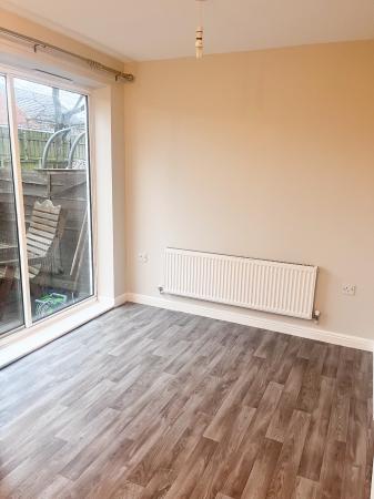 3 bedroom Semi-detached house to let in Fox Covert, South Hykeham, LN6