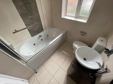 3 bedroom Semi-detached house to let in Wigsley Road, Birchwood, LN6