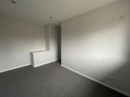 3 bedroom Semi-detached house to let in Wigsley Road, Birchwood, LN6