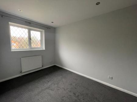3 bedroom Semi-detached house to let in Wigsley Road, Birchwood, LN6