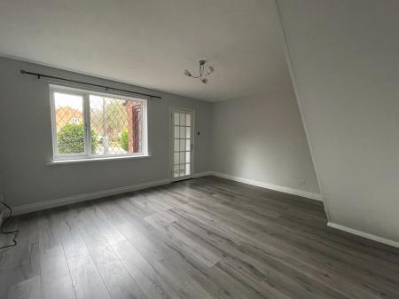 3 bedroom Semi-detached house to let in Wigsley Road, Birchwood, LN6