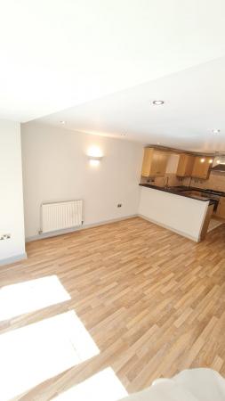 2 bedroom Flat to let in Lincoln Road, North Hykeham, LN6