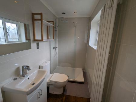 4 bedroom Detached house to let in Beechcroft Close, South Hykeham, LN6
