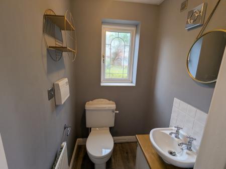 4 bedroom Detached house to let in Beechcroft Close, South Hykeham, LN6