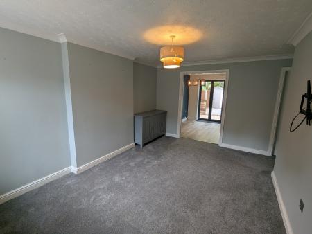 4 bedroom Detached house to let in Beechcroft Close, South Hykeham, LN6