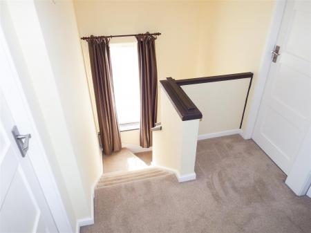3 bedroom Semi-detached house to let in Matlock Drive, North Hykeham, LN6