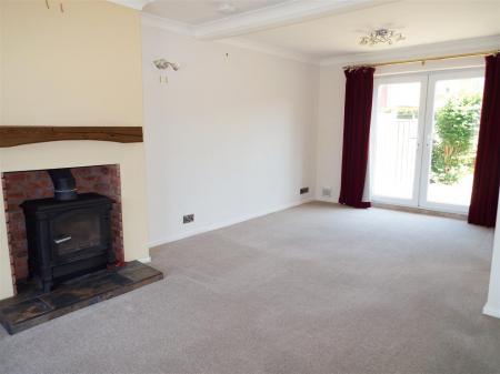 3 bedroom Semi-detached house to let in Matlock Drive, North Hykeham, LN6