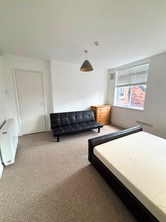 2 bedroom Flat to let in High Street, Lincoln, LN2