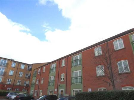 2 bedroom Flat to let in Riverside Drive, Anchor Quay, Lincoln, LN5