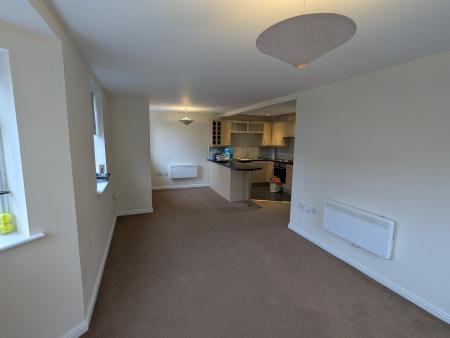 2 bedroom Flat to let in Flaxley Road, Bunkers Hill, Lincoln, LN2