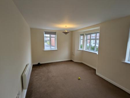 2 bedroom Flat to let in Flaxley Road, Bunkers Hill, Lincoln, LN2