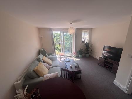 2 bedroom Flat to let in Willow Tree Close, Lincoln, LN5