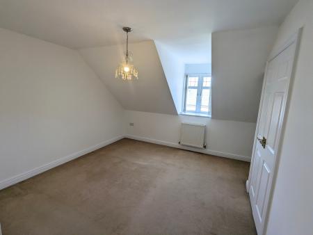 3 bedroom Town house to let in Byland Close, Bunkers Hill, Lincoln, LN2